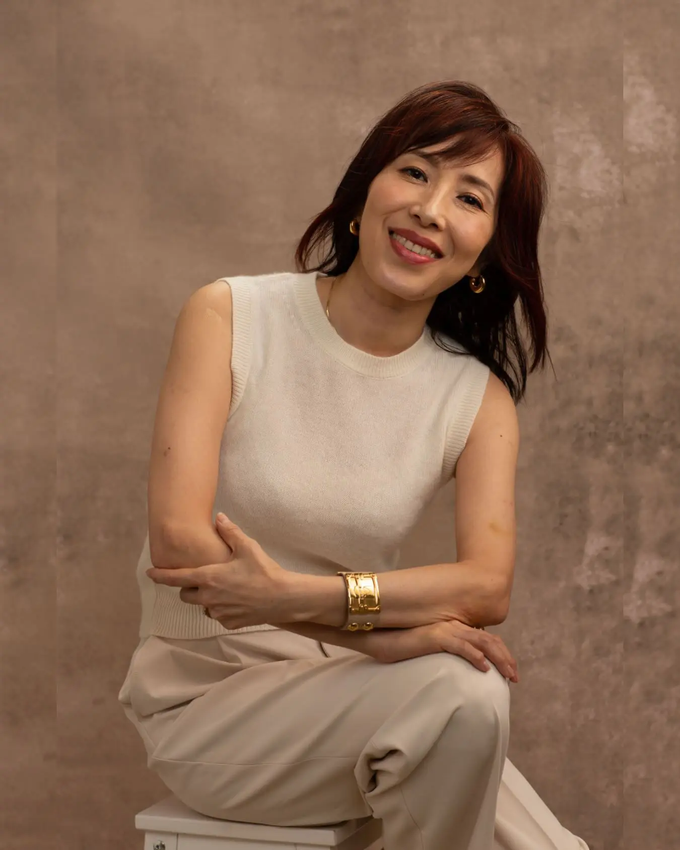 Did you know people don’t only pay for talent and skills? They pay for who you are.If you’re looking to elevate your career or create a branding shoot for your business, a portrait session might be the move. Portraits are a powerful way to show your personality to your network, future clients, and the people already rooting for your brand. Because in the end, your audience isn’t just choosing your work, they’re choosing you.A portrait session allows us to tell your story. It reveals your personality, your passion, and your presence. Portraits can be full-body editorial or styled to reflect your brand or personal journey. The goal is to create images that feel unmistakably YOU.So if you’re curious about booking a portrait session with a Tokyo photographer and you have a few questions, feel free to send me a DM. I’m happy to give you a tailored answer.