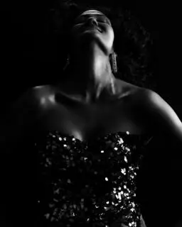 What was the moment in your life when you realized you had changed and there was no going back? Was it a rude awakening? Sometimes life has its own way of pushing you back to yourself. Was it the moment you could no longer silence that inner voice? When shrinking felt heavier than standing tall? Or was it the day you realized the only real choice left was choosing yourself?There comes a moment in a woman’s life when she feels the shift in her body and in her heart. In the way she says no without apology. In the way she stops making herself smaller so others can feel comfortable. This kind of change does not come from theory. It comes from living, surviving and rebuilding. From choosing yourself again and again when it would have been easier not to. It looks like self-respect. Like boundaries that once felt impossible. Like a voice that no longer trembles when it speaks the truth. Like a body that no longer freezes. Like knowing what you deserve and refusing to negotiate it. Sometimes it looks like rage. And that too is sacred.Working as a Tokyo portrait photographer has given me a front-row seat to these moments. I have heard stories from women of every background. Stories of strength, ambition, heartbreak, reinvention, and self-love. Sometimes the story unfolds before the camera even clicks. Sometimes it happens in the stillness between frames. When women step in front of my lens, we witness the woman who fought to be there. The session becomes a visual affirmation of her strength, her choices, and her becoming.#tokyo #photographer #womanhood #sisterhood #womeninbusiness