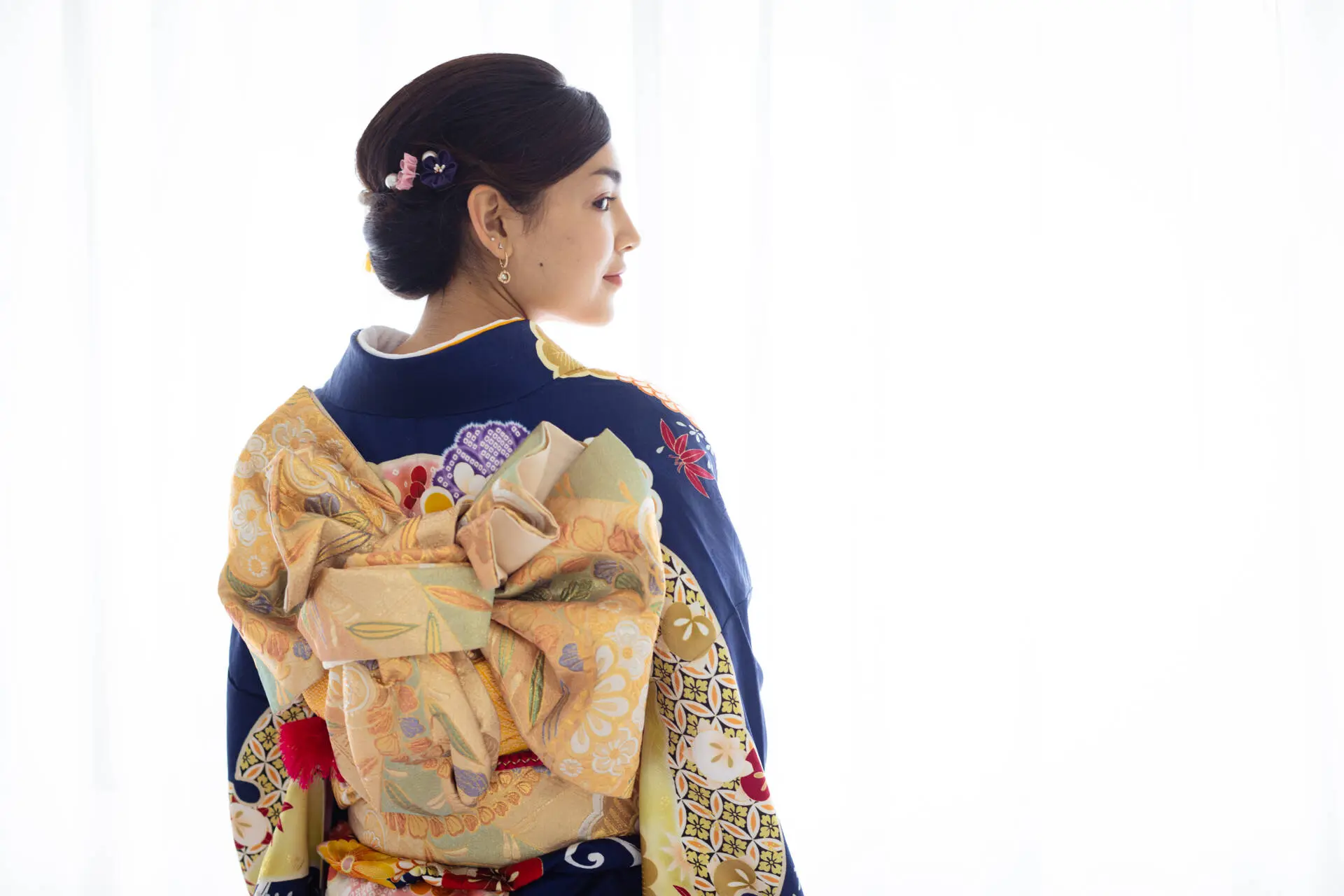 A back shot of a beautiful young woman in a kimono, in a house - Tokyo Portrait Photographer, Headshot photos