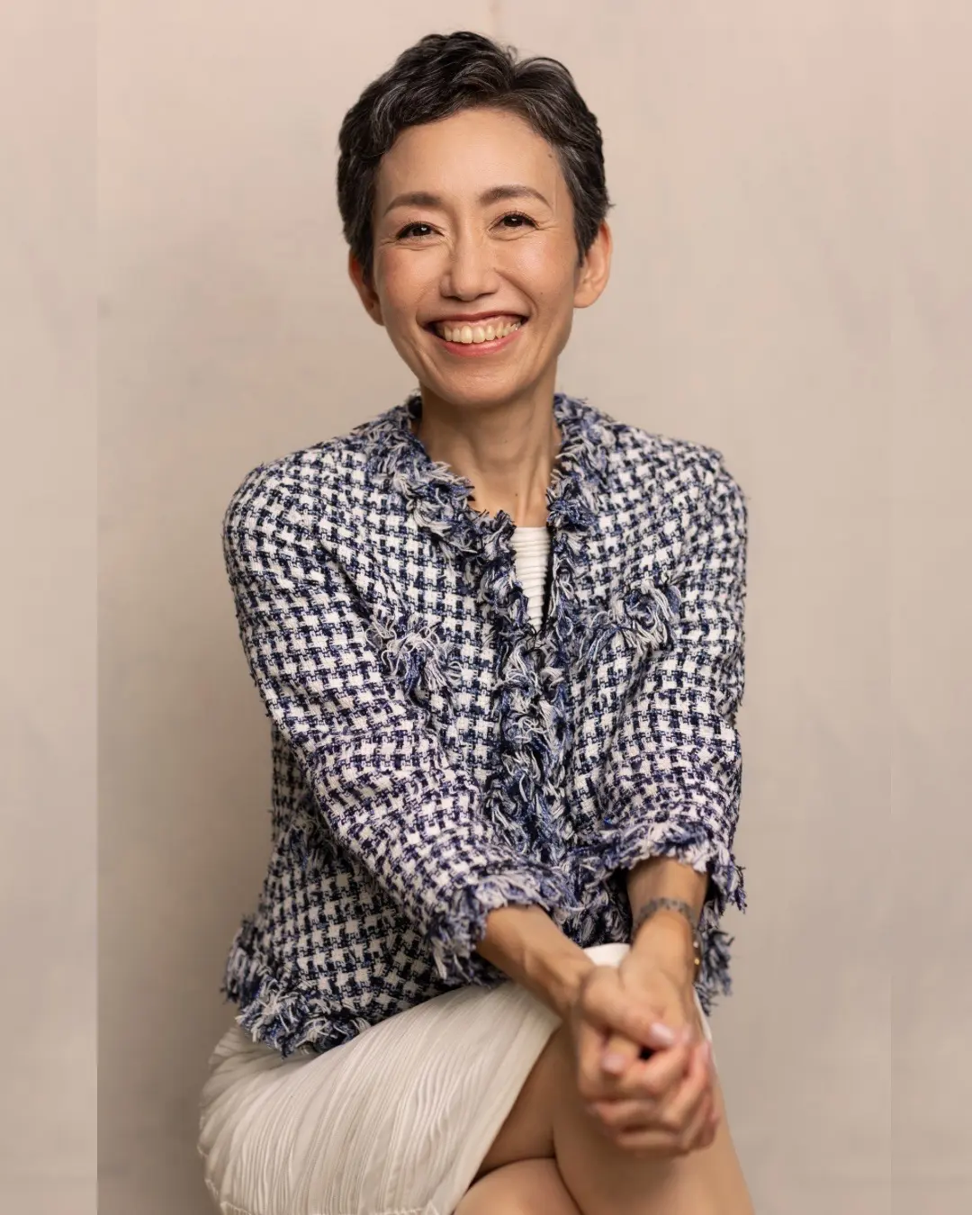 If you were to meet someone you deeply admire, how would you feel? Now imagine that the same person is not only interested in your work… but chooses to work with you. That was my experience with this client.From the moment I met her at a LEMI workshop, I was in awe. She has the kind of presence you cannot manufacture. The kind that fills a room without trying. People naturally gravitated toward her. Some arrived because they knew she would be there. Others stayed because of the way she carries herself. She is magnetic!The more I learned about her career, the deeper my admiration became. She has led powerful DEI work within the banking sector, supported professionals from diverse backgrounds, and served as a Gender Dynamics and Equity Manager with both strategy and heart.Her work shifts culture.
It opens doors.
It builds people and businesses.
And her impact stretches far beyond the frame.Sometimes, the most beautiful realization is this: The woman you once admired from afar is not separate from you. She is a reflection of what is possible.Tag someone you admire and tell them why. We don’t say it enough.#tokyo #japan #photographer #womeninbusiness #portrait