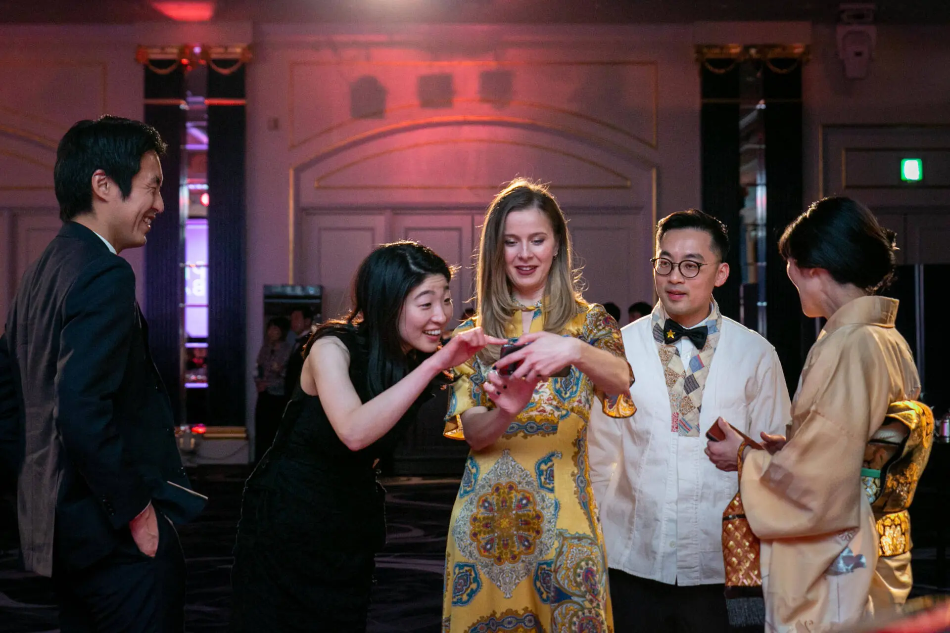 Portrait of stunning people in fancy dresses having a happy time together - Event photographer, Tokyo Event Photography, Tokyo Portrait Photographer, Photographer in Tokyo