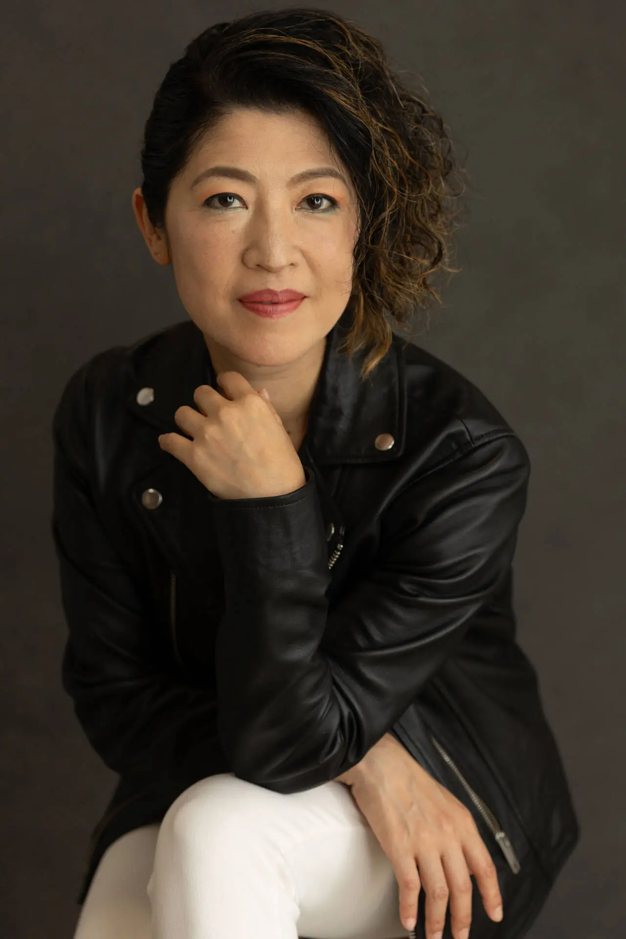 Headshot of a young smiling Japanese actress in a black jacket - Headshot photos, Acting in Japan, Model Headshot, Tokyo Portrait Photographer, Photographer in Tokyo