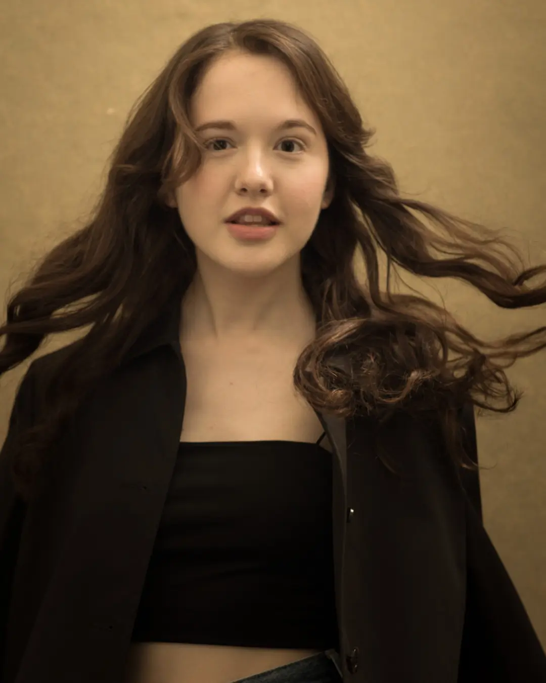 Hey, I know you’re working on your goals, trying to meet deadlines and book projects.
There’s a lot on your shoulders because you care deeply about what you do. But before the weekend begins and the next week rushes in, take a moment to pause and reset.Here are a few questions to sit with at the end of the week that can help you realign and prepare for the week ahead:1. What made you feel most alive in your work this week?
2. When did you feel most like yourself while creating or building something?
3. Where did something feel heavy or resistant?
4. How can you take care of yourself better next week?
5. What are you ready to release?#photographer #portaitoftheday #photograperintokyo #tokyophotopgrapher #tokyo