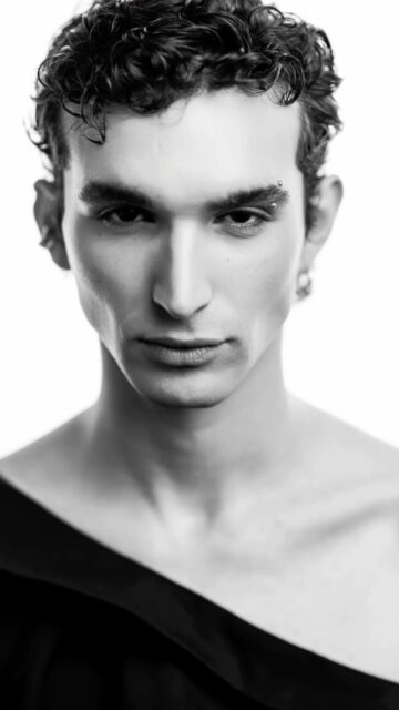 For Models in Japan: How Do You Prepare for Headshots or Brand Work?I often tell clients to rehearse for their headshot session like it’s a performance. The goal isn’t to memorize poses. I want you to tap into your main character energy before the shoot, so you arrive already connected to it.Not in a “put on a mask” way. In a rehearsal way. Because when you rehearse, you show up with more control, more range, and more ease. And that always translates on camera.Here are a few ways to rehearse your style of modeling (or acting) before your session:1. Do a mock shoot at home
Set up your phone and practice holding an expression, then shifting it slightly. Think eyes, jaw, breath.2. Practice pose transitions
Start with subtle changes before bigger movements. For example, wrist direction and shoulder angle.3. Get feedback
Ask a trusted friend or another model what feels most authentic and strongest.Ready to work with a Tokyo Headshot Photographer? Send us a message.📸TOPTIA HOME Studio