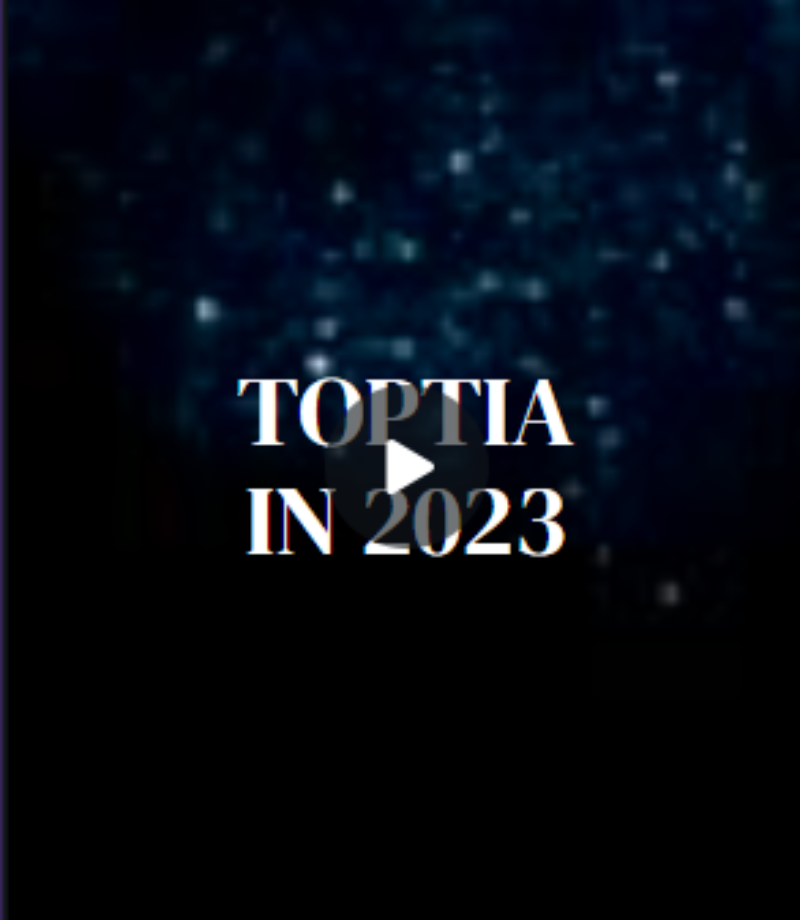 A paused video thumbnail with "TOPTIA IN 2023" written on it - Tokyo Portrait Photographer, Photographer in Tokyo