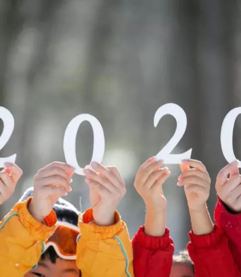 Kids with raised hands and holding the cutout of the 2020 year - Tokyo Portrait Photographer, Japan Photography